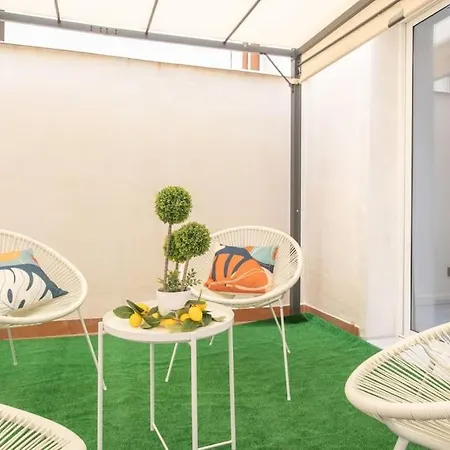 Beautiful 2br - 20 Meters From - In Center Апартаменты *