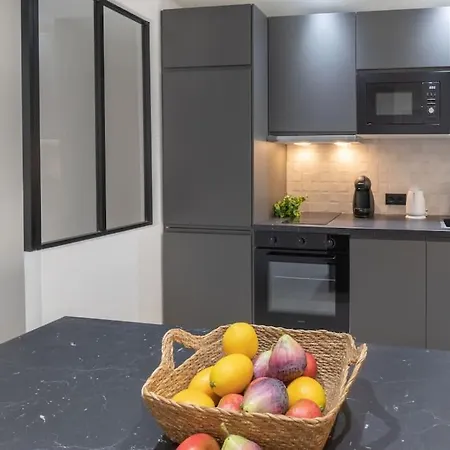 Beautiful 2br - 20 Meters From - In Center Апартаменты *