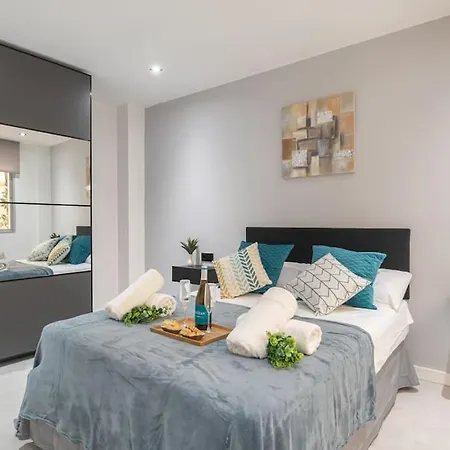 Beautiful 2br - 20 Meters From - In Center Апартаменты
