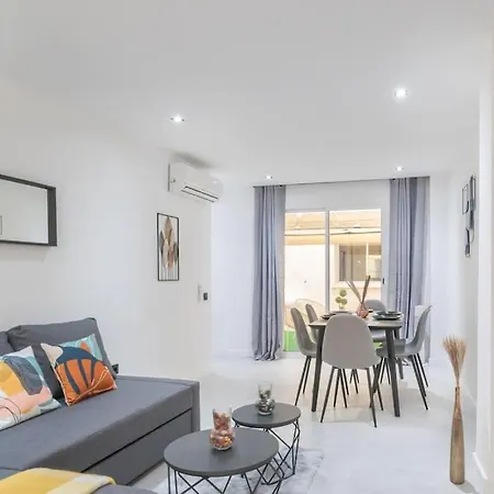 Апартаменты Beautiful 2br - 20 Meters From - In Center *