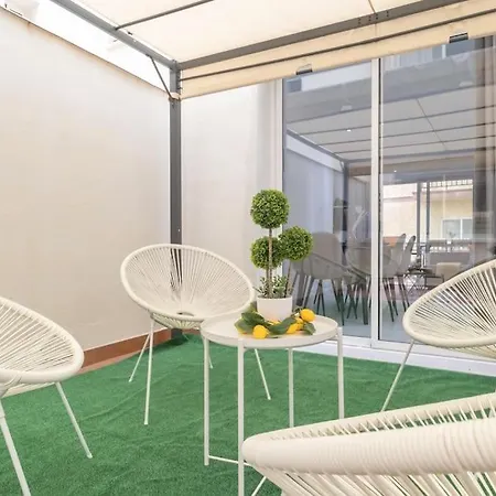 Beautiful 2br - 20 Meters From - In Center Апартаменты *
