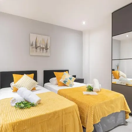 Beautiful 2br - 20 Meters From - In Center Фуэнхирола