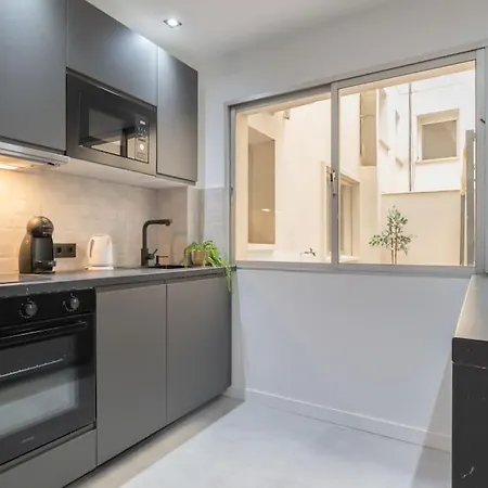 Beautiful 2br - 20 Meters From - In Center Фуэнхирола